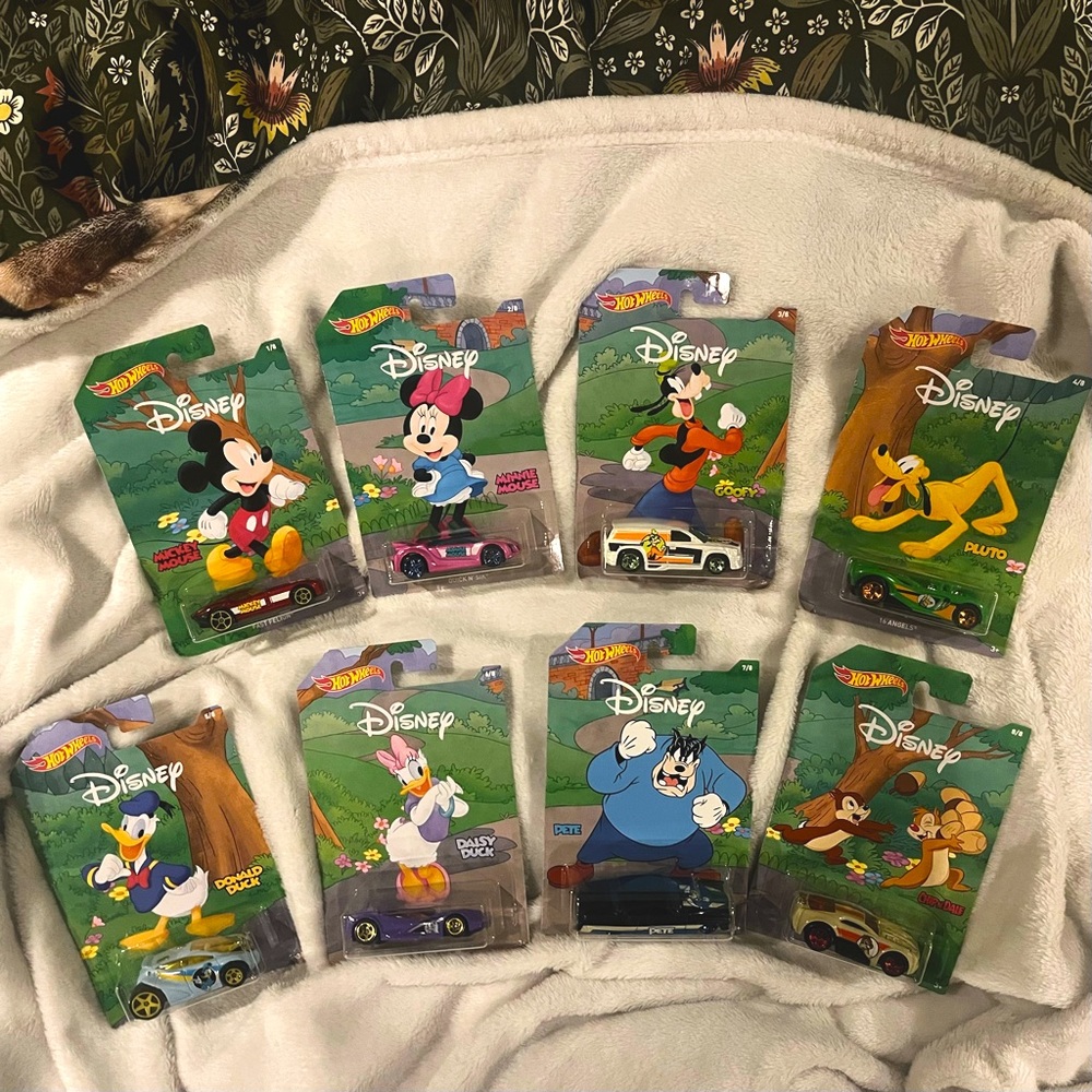 Lot of Disney Hot Wheels. Complete set 8/8!